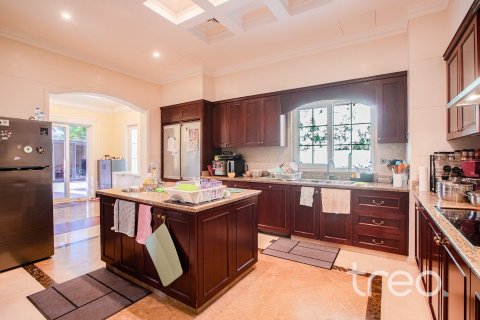 Снять в аренду виллу в Арабиан Ранчес, Дубай: 6 спален, 757.35м², № 123601 - фото 8