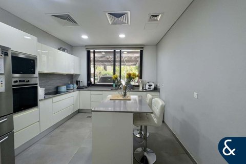 Villa in DAMAC Hills (Akoya by DAMAC), Dubai 4 bedrooms, 253 sq.m. № 74443 - photo 4