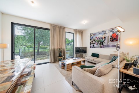 Купить виллу в Дубай Хилс Эстейт, Дубай: 4 спальни, 230м², № 61850 - фото 2