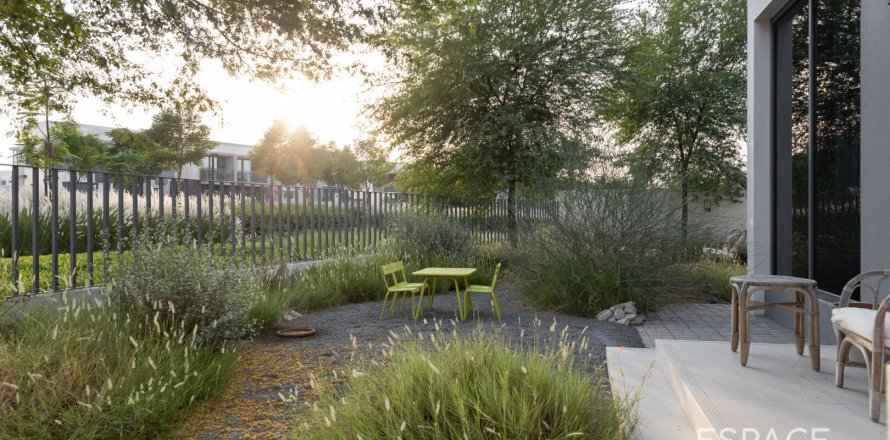 Вилла в Дубай Хилс Эстейт, Дубай, 4 спальни, 230м², № 61850