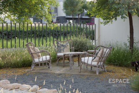 Купить виллу в Дубай Хилс Эстейт, Дубай: 4 спальни, 230м², № 61850 - фото 13