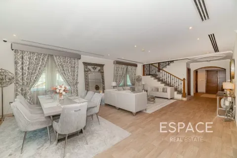 Villa in Regional, Jumeirah Park, Dubai 4 bedrooms, 403 sq.m. № 61851 - photo 5