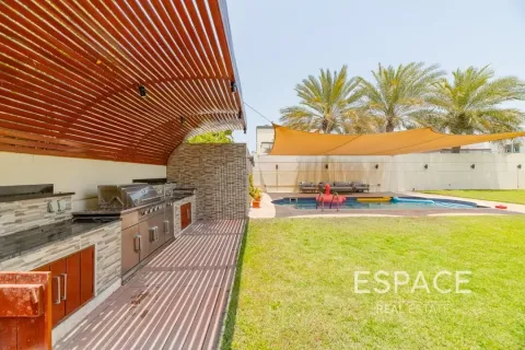 Villa in Regional, Jumeirah Park, Dubai 4 bedrooms, 403 sq.m. № 61851 - photo 16