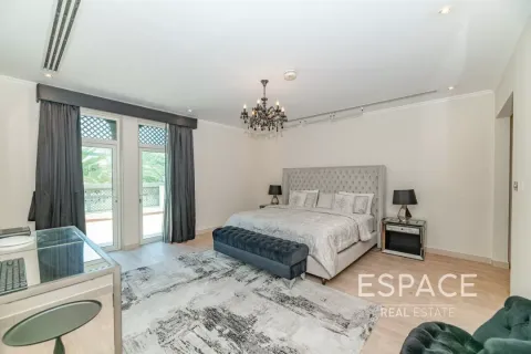 Villa in Regional, Jumeirah Park, Dubai 4 bedrooms, 403 sq.m. № 61851 - photo 8