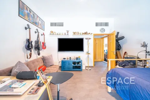 Villa in Meadows 1, Meadows, Dubai 5 bedrooms, 353 sq.m. № 61853 - photo 14