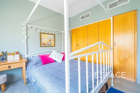 Villa in Meadows 1, Meadows, Dubai 5 bedrooms, 353 sq.m. № 61853 - photo 7