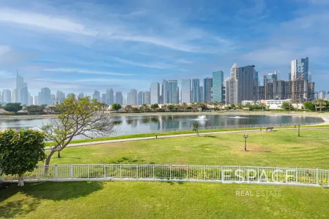 Villa in Meadows 1, Meadows, Dubai 5 bedrooms, 353 sq.m. № 61853 - photo 1