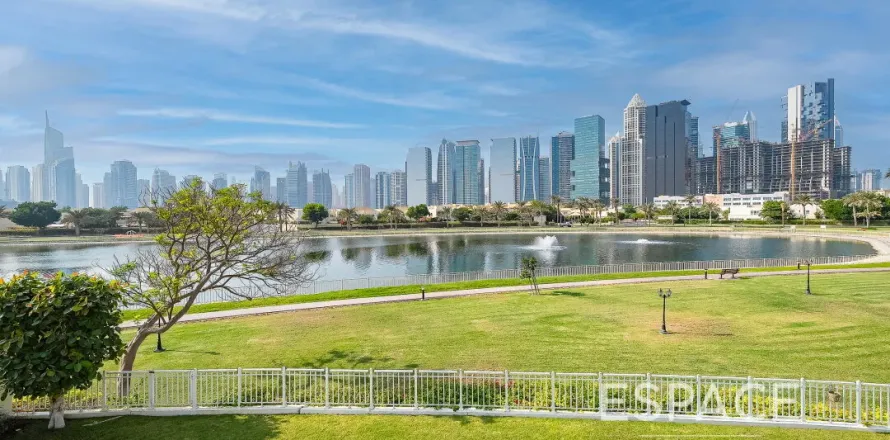 Villa in Meadows 1, Meadows, Dubai 5 bedrooms, 353 sq.m. № 61853