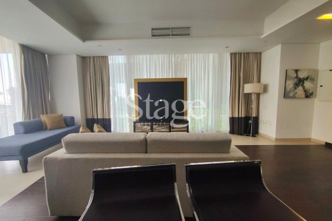 Apartment in Dubai Sports City, Dubai 2 bedrooms, 180 sq.m. № 122148 - photo 13