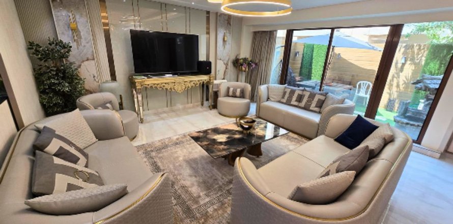 Adosado en Meydan, Dubai, 4 dormitorios, 218 m², № 77735