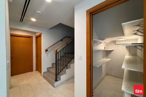 Adosado en Dubai, 4 dormitorios, 231.1 m², № 77736 - foto 4