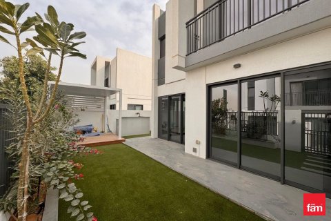 Adosado en Dubai, 4 dormitorios, 231.1 m², № 77736 - foto 1
