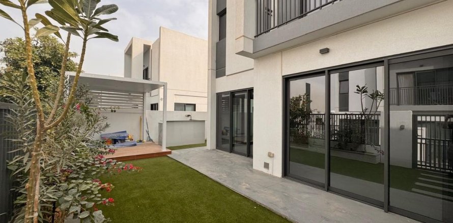 Adosado en Dubai, 4 dormitorios, 231.1 m², № 77736