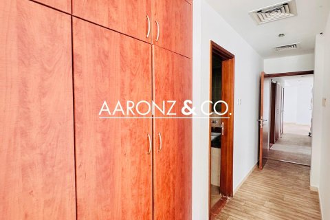 Apartment in Dubai Marina, Dubai 2 bedrooms, 161 sq.m. № 89091 - photo 20