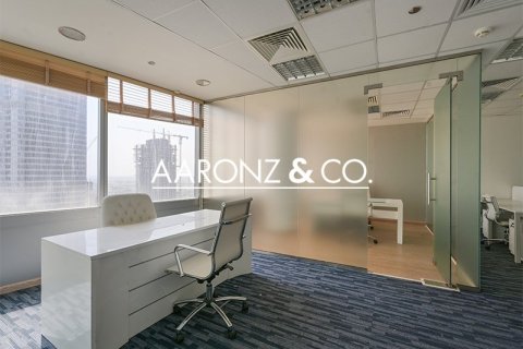 Bureau à Jumeirah Lake Towers, Dubai, 86 m², № 89096 - photo 2