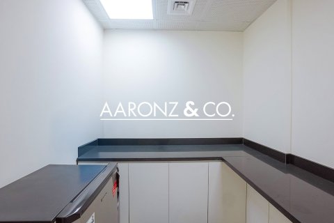 Bureau à Jumeirah Lake Towers, Dubai, 160 m², № 89098 - photo 11