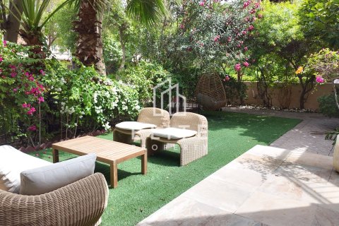 Townhouse in Dubai 4 bedrooms, 372 sq.m. № 134992 - photo 30