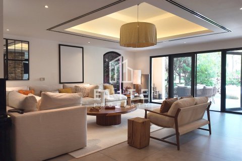 Townhouse in Dubai 4 bedrooms, 372 sq.m. № 134992 - photo 22
