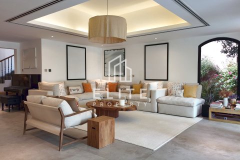 Townhouse in Dubai 4 bedrooms, 372 sq.m. № 134992 - photo 16