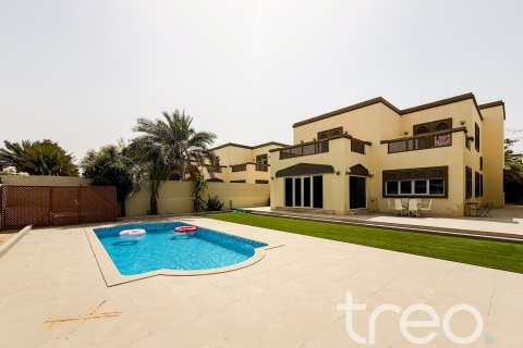 Villa in Regional, Jumeirah Park, Dubai 4 bedrooms, 402.73 sq.m. № 119738 - photo 10