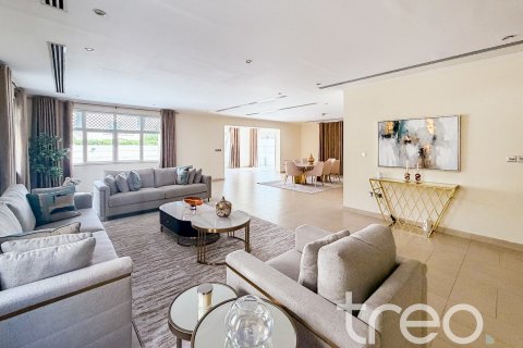 Villa in Regional, Jumeirah Park, Dubai 4 bedrooms, 402.73 sq.m. № 119738 - photo 4