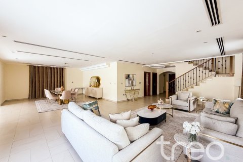 Villa in Regional, Jumeirah Park, Dubai 4 bedrooms, 402.73 sq.m. № 119738 - photo 5