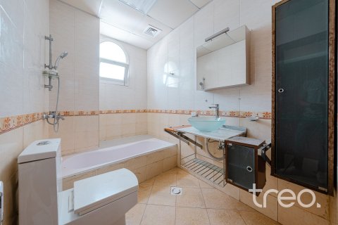 Villa à Dubai, 4 chambres, 939.53 m², № 119736 - photo 16