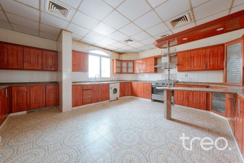Villa à Dubai, 4 chambres, 939.53 m², № 119736 - photo 6