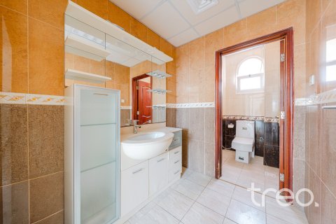 Villa à Dubai, 4 chambres, 939.53 m², № 119736 - photo 11