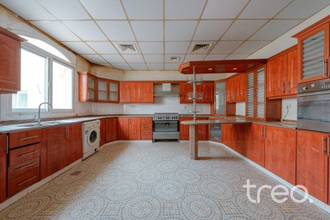 Villa à Dubai, 4 chambres, 939.53 m², № 119736 - photo 7