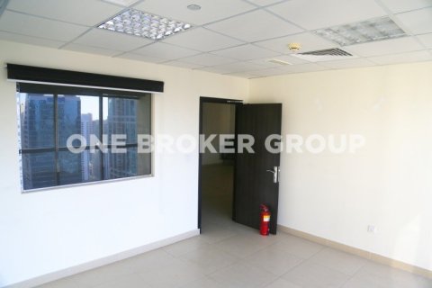 Office in Jumeirah Lake Towers, Dubai 102.9 sq.m. № 383 - photo 4