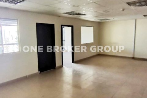 Office in Jumeirah Lake Towers, Dubai 102.9 sq.m. № 383 - photo 9