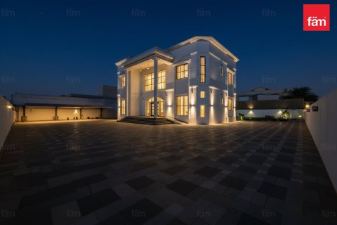 Снять в аренду виллу в Аль-Барше, Дубай: 4 спальни, 1393.5м², № 76864 - фото 19