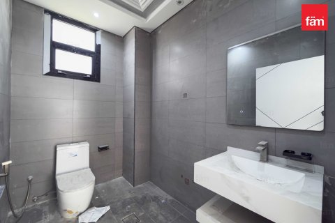 Снять в аренду виллу в Аль-Барше, Дубай: 4 спальни, 1393.5м², № 76864 - фото 11