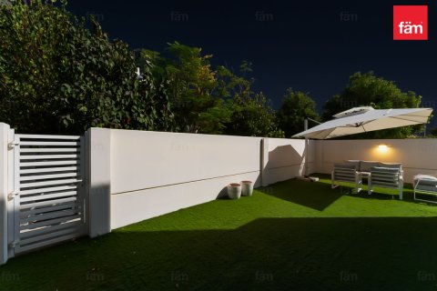 Купить таунхаус в Дубае: 4 спальни, 269.7м², № 76858 - фото 3