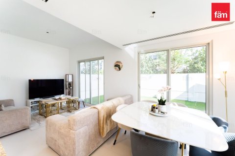 Купить таунхаус в Дубае: 4 спальни, 269.7м², № 76858 - фото 1