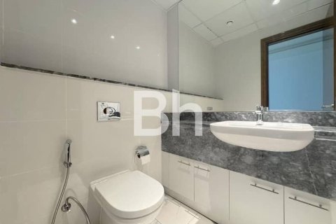 Apartment in Business Bay, Dubai 2 bedrooms, 140 sq.m. № 57678 - photo 12
