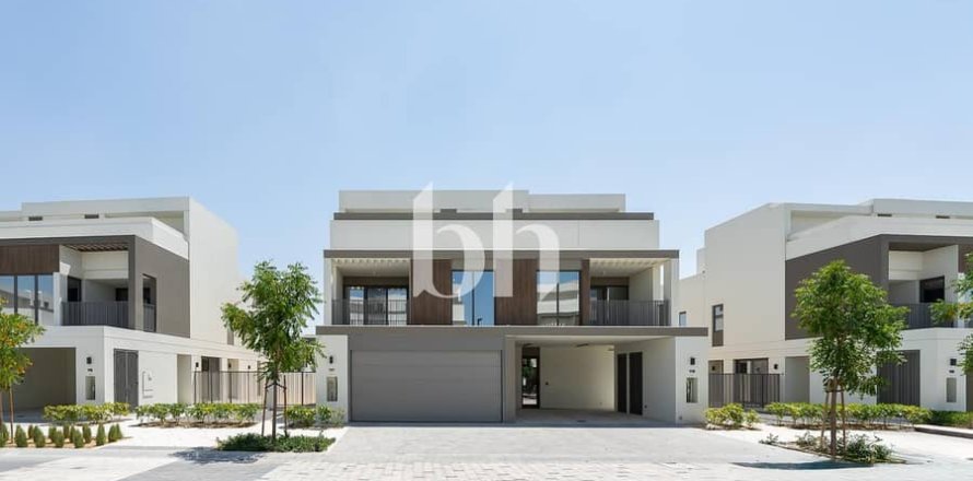 Таунхаус в Tilal Al Ghaf, Дубай, 4 спальни, 225м², № 57674