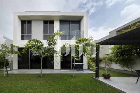 Villa in Dubai Hills Estate, Dubai 4 bedrooms, 457 sq.m. № 57679 - photo 1