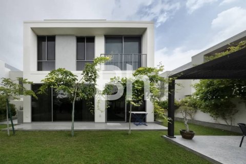Villa in Dubai Hills Estate, Dubai 4 bedrooms, 457 sq.m. № 57679 - photo 1