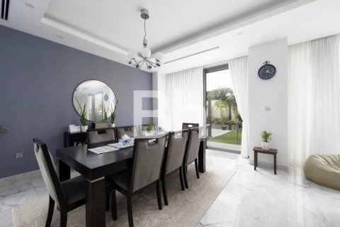 Villa in Dubai Hills Estate, Dubai 4 bedrooms, 457 sq.m. № 57679 - photo 4