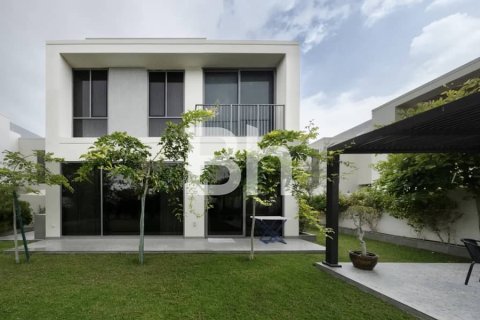 Villa in Dubai Hills Estate, Dubai 4 bedrooms, 457 sq.m. № 57679 - photo 2