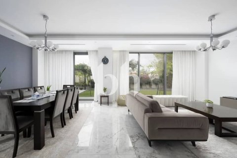 Villa in Dubai Hills Estate, Dubai 4 bedrooms, 457 sq.m. № 57679 - photo 17
