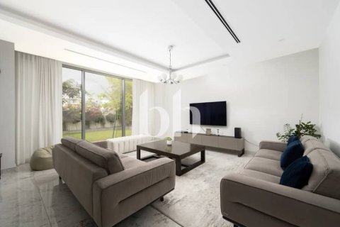 Villa in Dubai Hills Estate, Dubai 4 bedrooms, 457 sq.m. № 57679 - photo 4