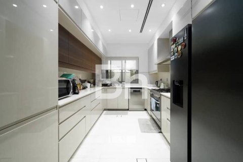 Villa in Dubai Hills Estate, Dubai 4 bedrooms, 457 sq.m. № 57679 - photo 5