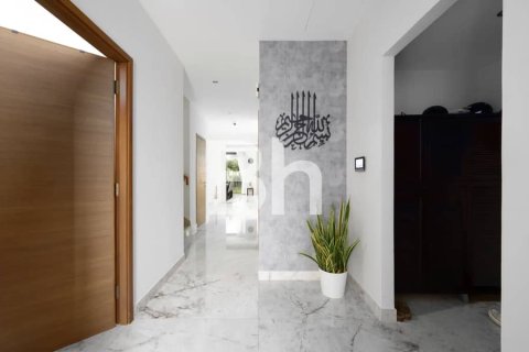 Villa in Dubai Hills Estate, Dubai 4 bedrooms, 457 sq.m. № 57679 - photo 6