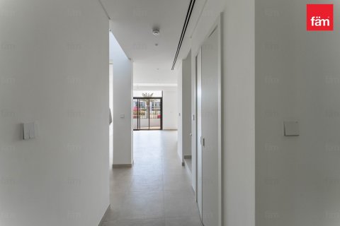 Снять в аренду таунхаус в Дубае: 4 спальни, 236.8м², № 53090 - фото 2