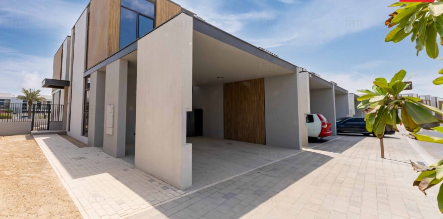 Таунхаус в Дубае, 4 спальни, 236.8м², № 53090