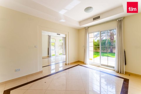 Villa in Dubai 5 bedrooms, 727.4 sq.m. № 53091 - photo 8