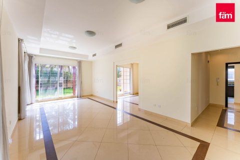 Villa in Dubai 5 bedrooms, 727.4 sq.m. № 53091 - photo 5